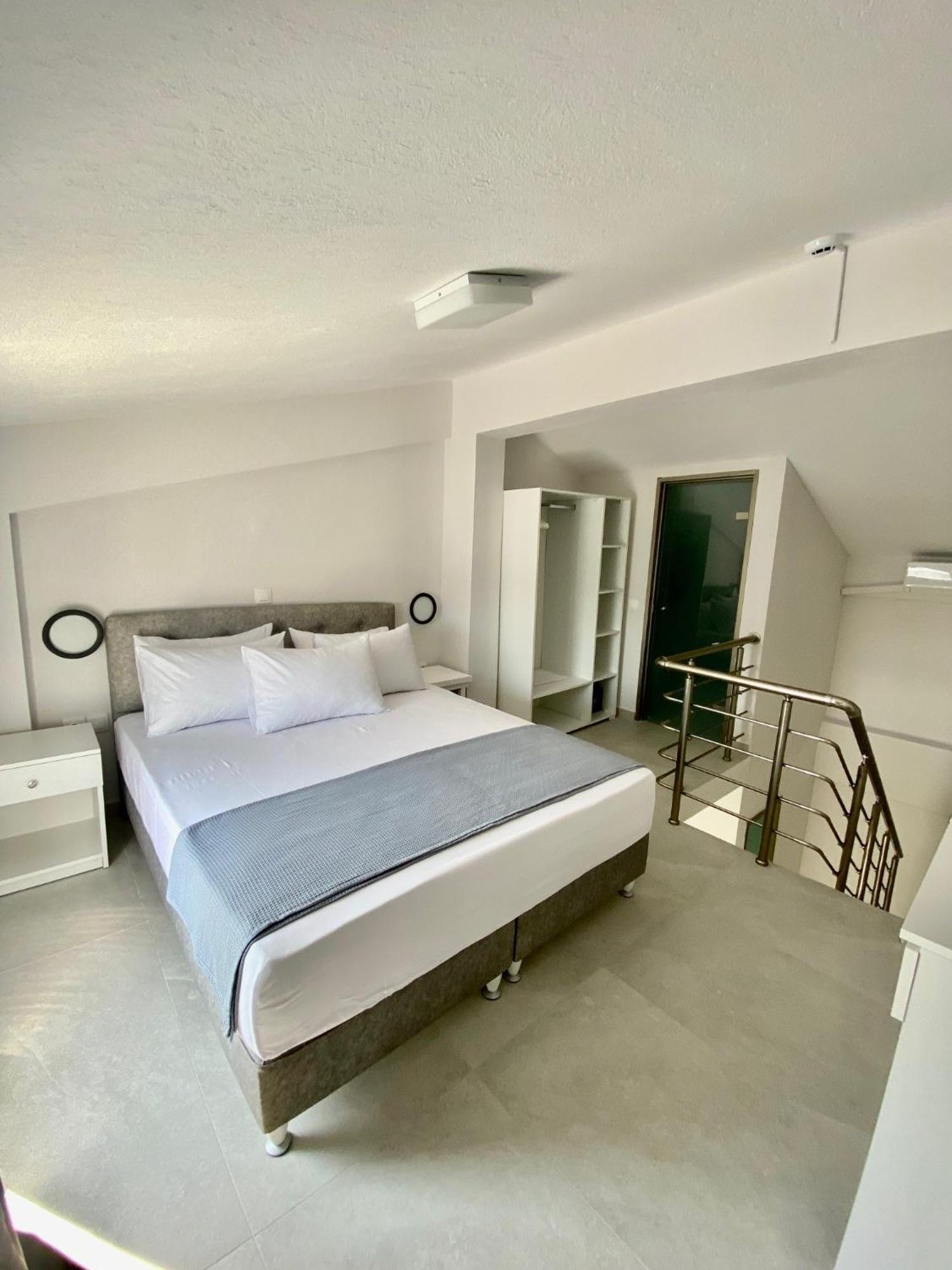 Interni Luxury Living Daire Nikiti  Dış mekan fotoğraf